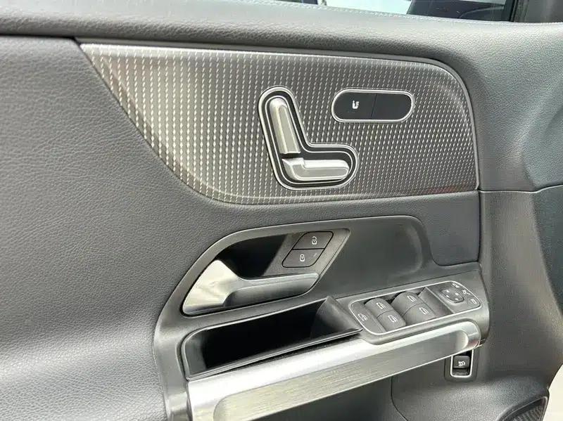 Mercedes-Benz GLB 2019 GLB 200 First Edition — миниатюра 11