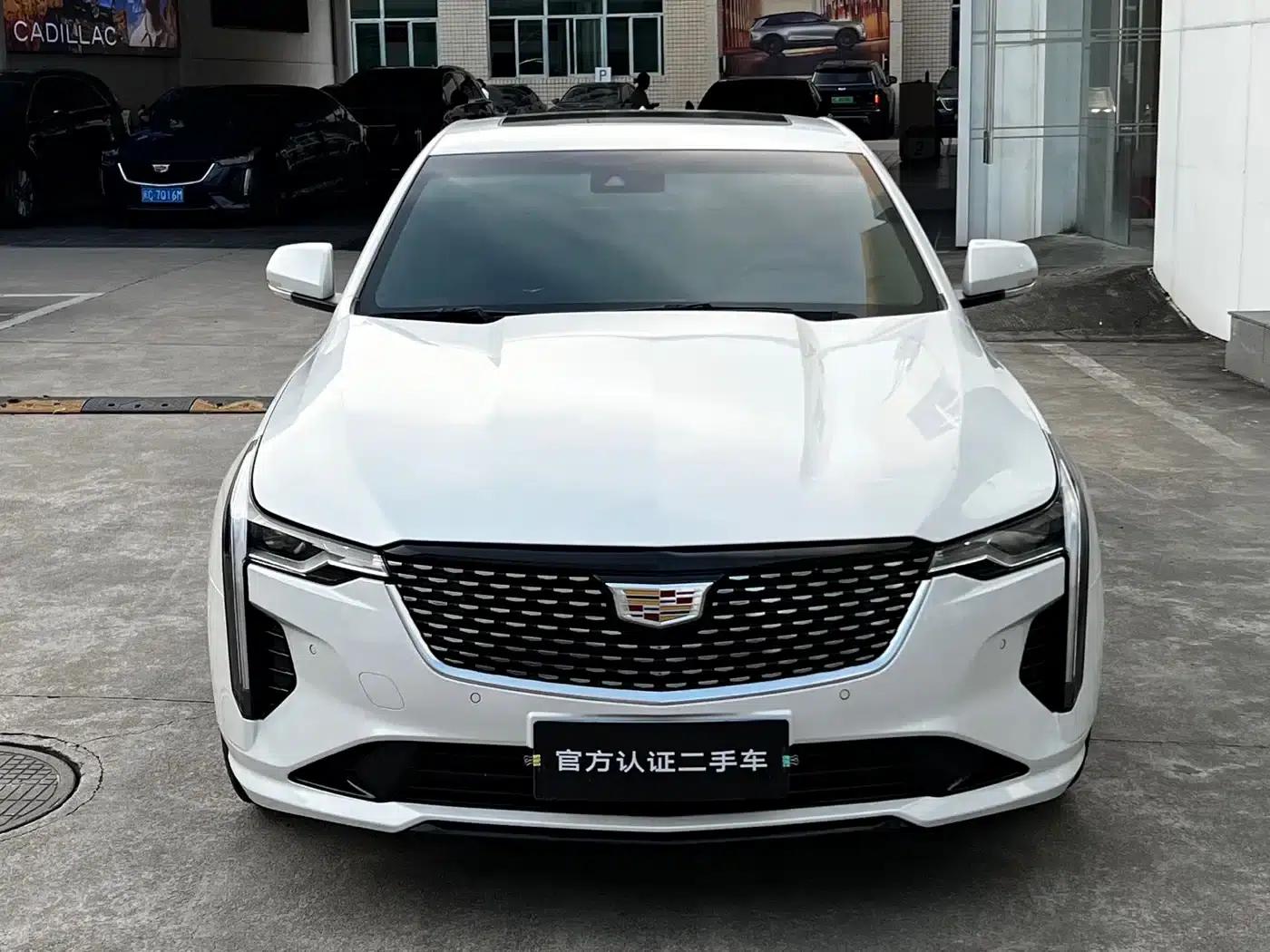 2023 Cadillac CT4 25T Luxury — миниатюра 2