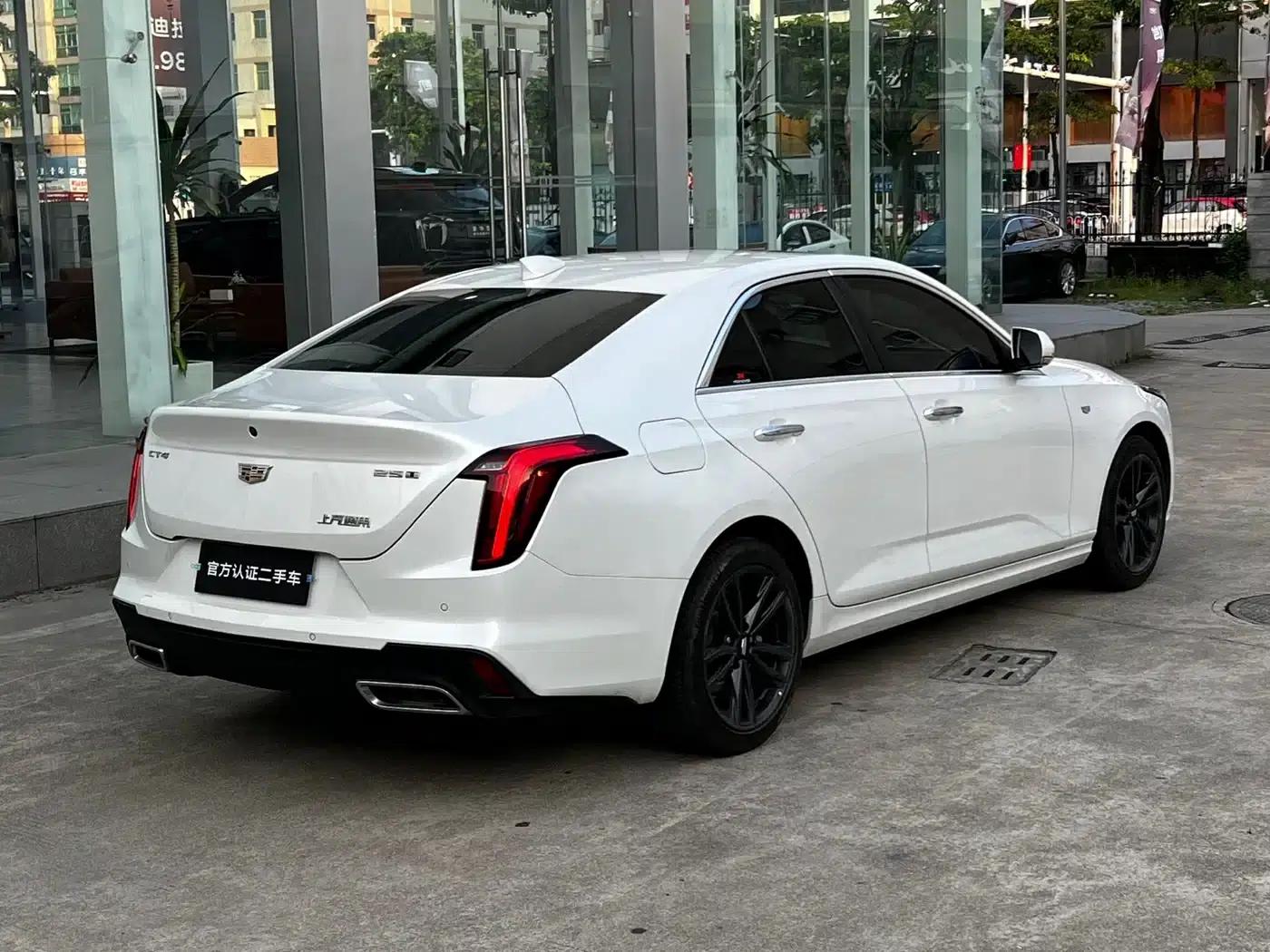 2023 Cadillac CT4 25T Luxury — миниатюра 4