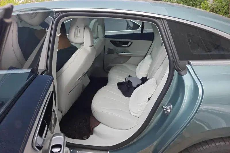 Mercedes-Benz EQE 2025 EQE 500 4MATIC Luxury Edition — миниатюра 16