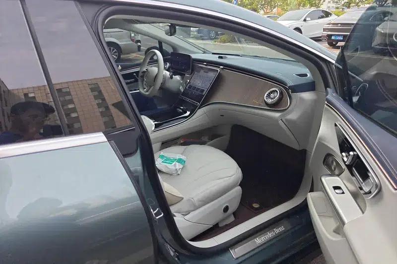Mercedes-Benz EQE 2025 EQE 500 4MATIC Luxury Edition — миниатюра 10