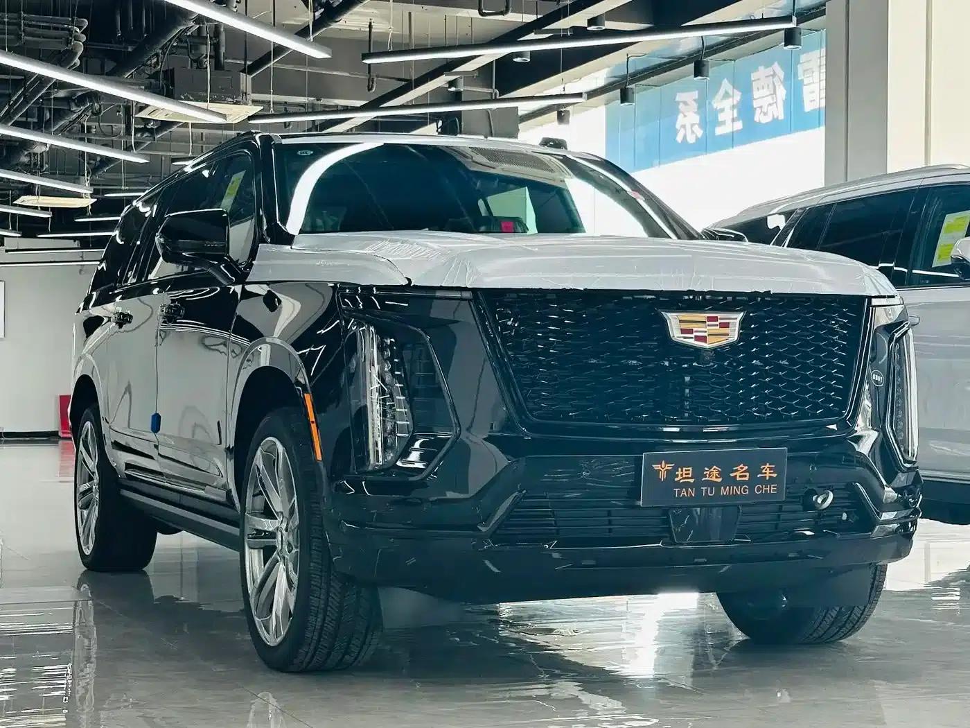 2026 Cadillac Escalade 6.2L Sport Platinum Extended Edition — миниатюра 3