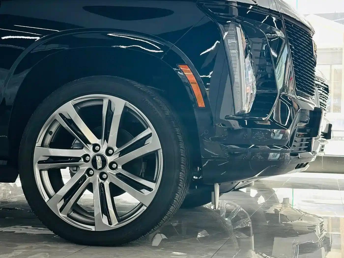 2026 Cadillac Escalade 6.2L Sport Platinum Extended Edition — миниатюра 4