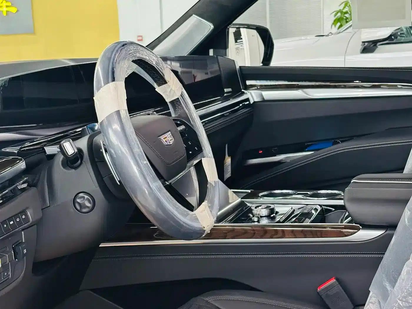 2026 Cadillac Escalade 6.2L Sport Platinum Extended Edition — миниатюра 5
