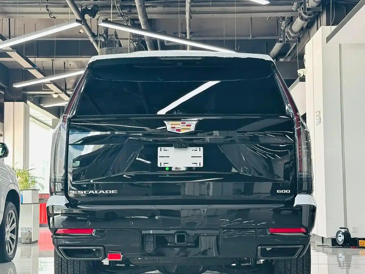 2026 Cadillac Escalade 6.2L Sport Platinum Extended Edition — миниатюра 9