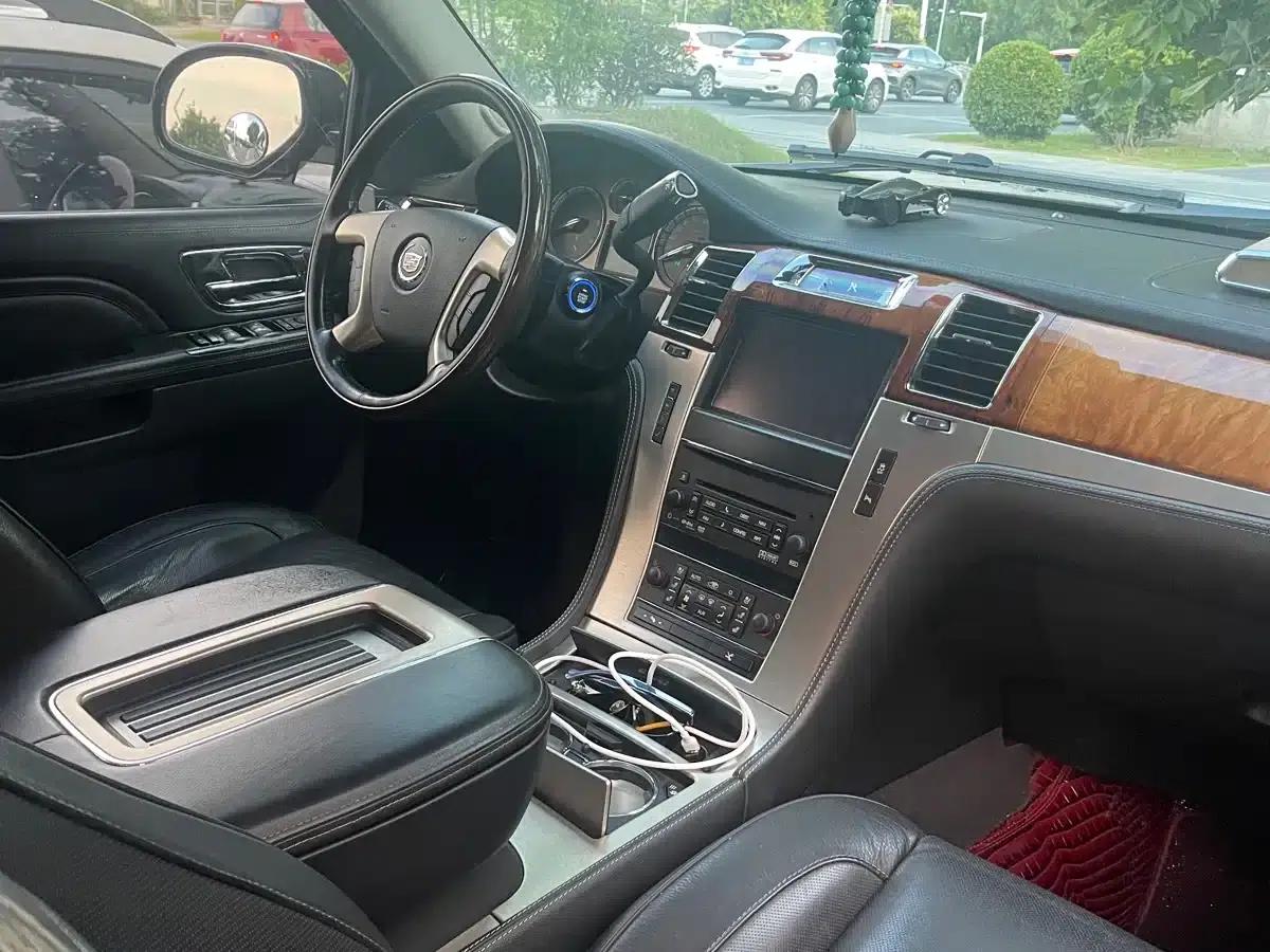 2013 Cadillac Escalade 6.2L ESV Platinum Edition Extended Wheelbase — миниатюра 11