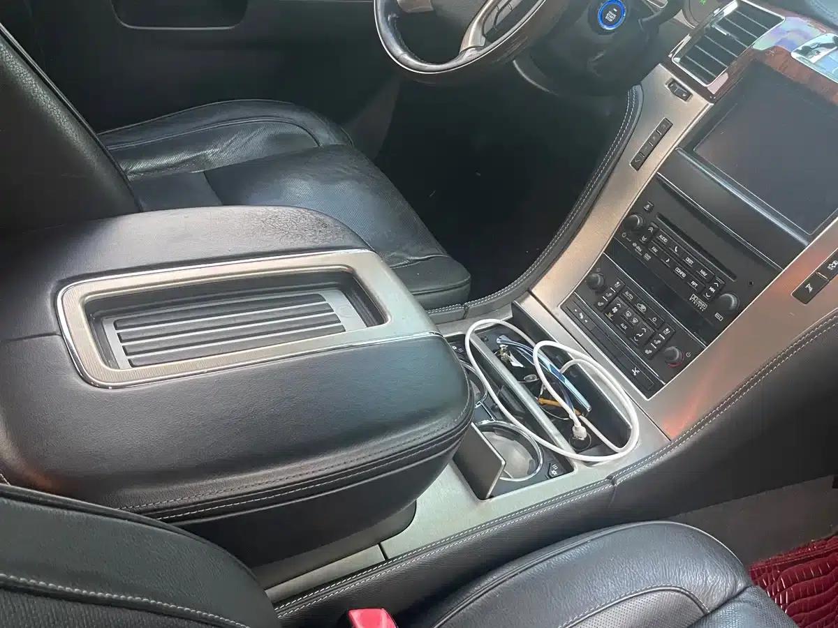 2013 Cadillac Escalade 6.2L ESV Platinum Edition Extended Wheelbase — миниатюра 12