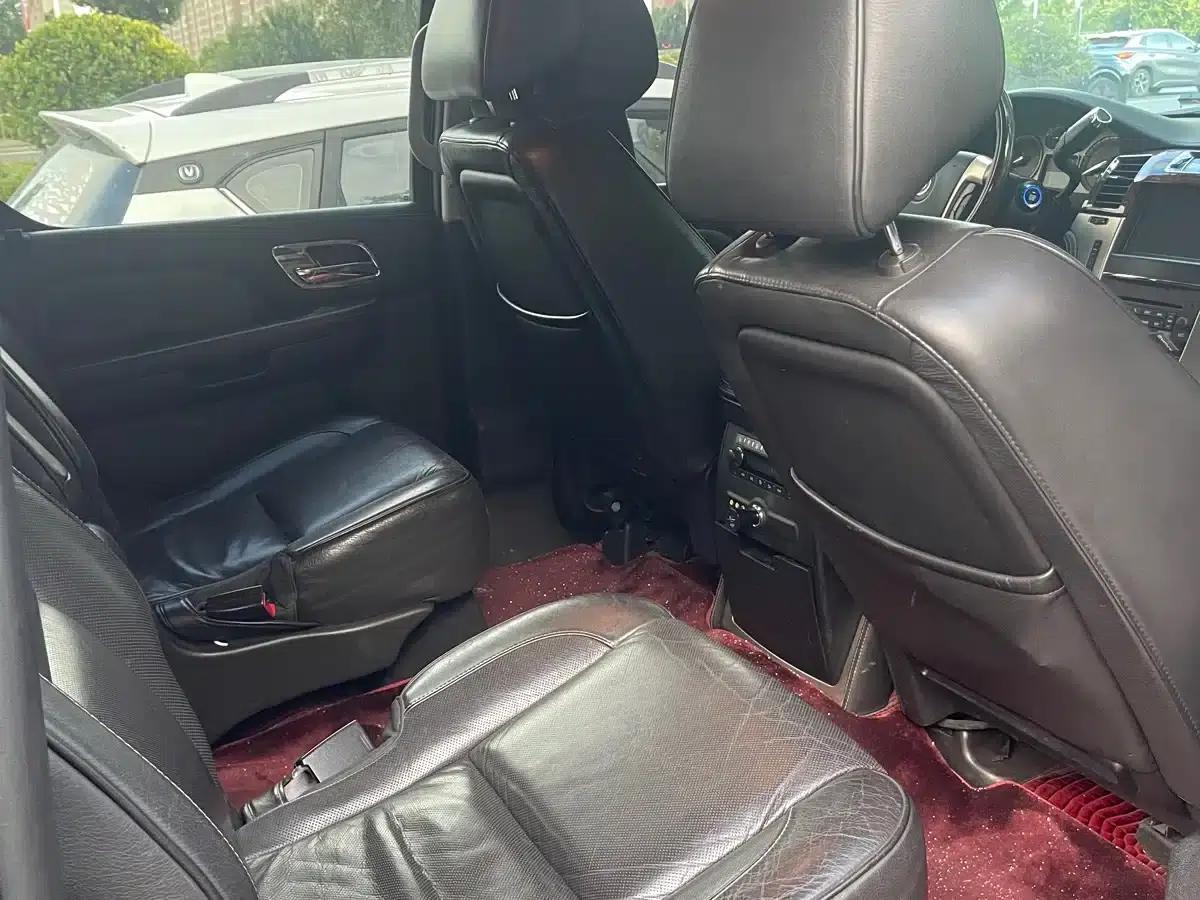 2013 Cadillac Escalade 6.2L ESV Platinum Edition Extended Wheelbase — миниатюра 9