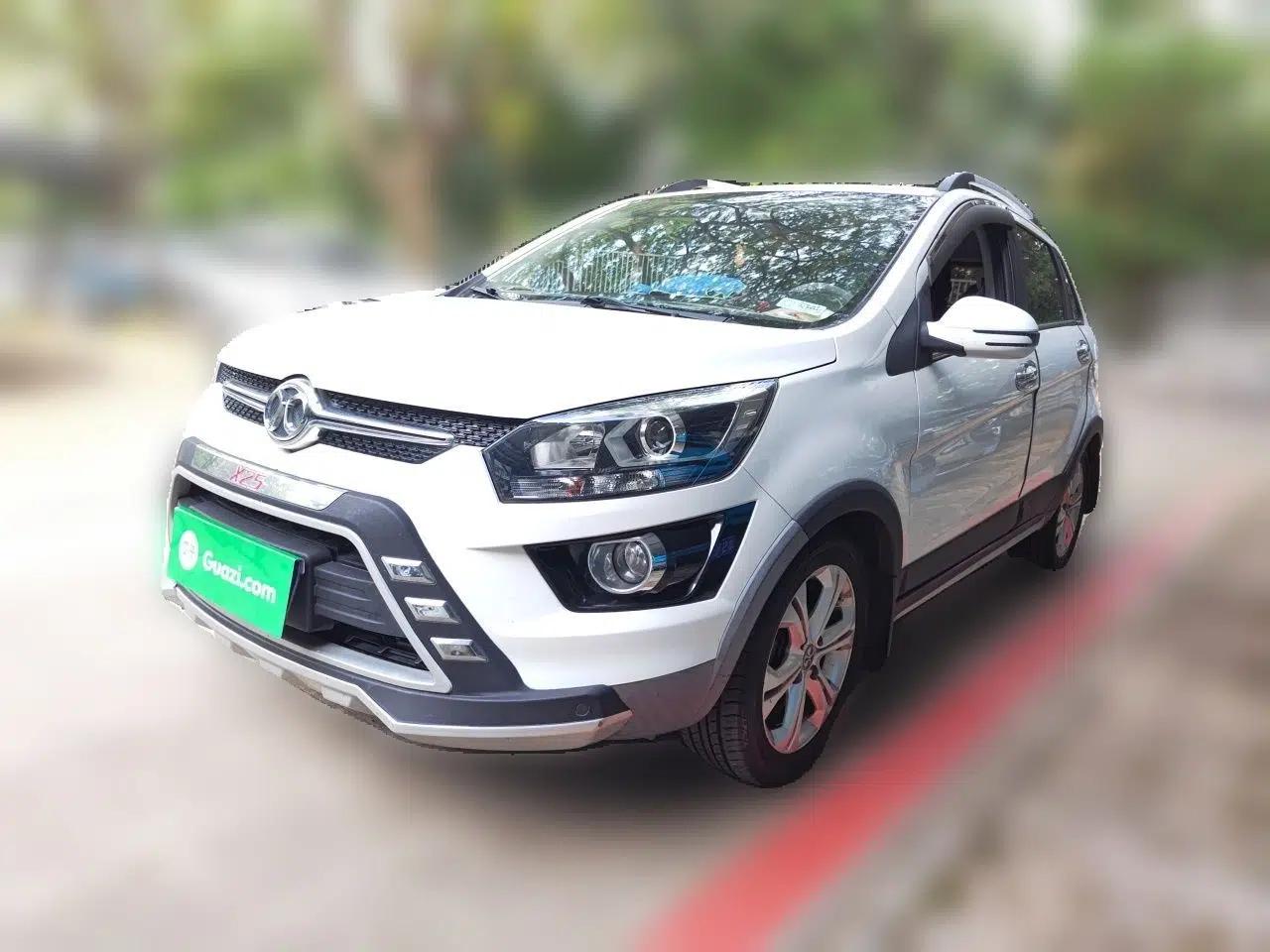 BAIC Senova X25 2015 1.5L manual Comfort trim level — миниатюра 1