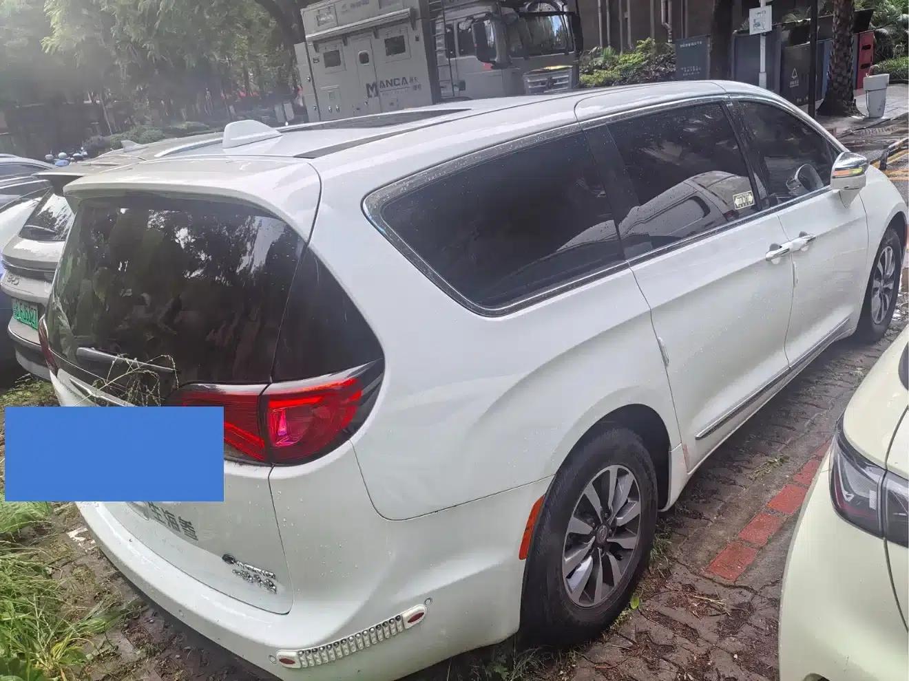 2019 Chrysler Grand Voyager PHEV (Imported) 3.6L Plug-in Hybrid — миниатюра 9