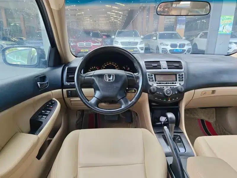 Accord 2007 2.0L Automatic Comfort Classic Edition — миниатюра 16