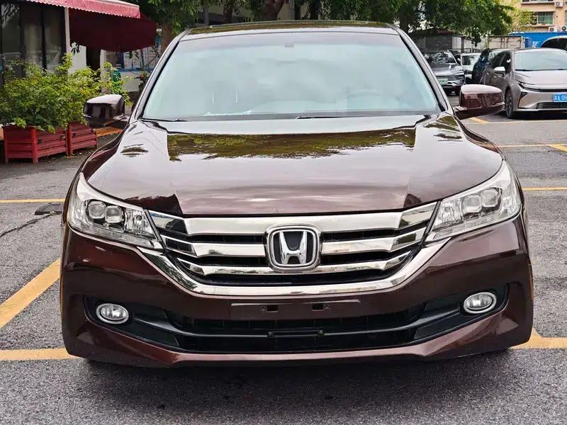 2015 Honda Accord 2.4L EX Luxury Edition — миниатюра 2