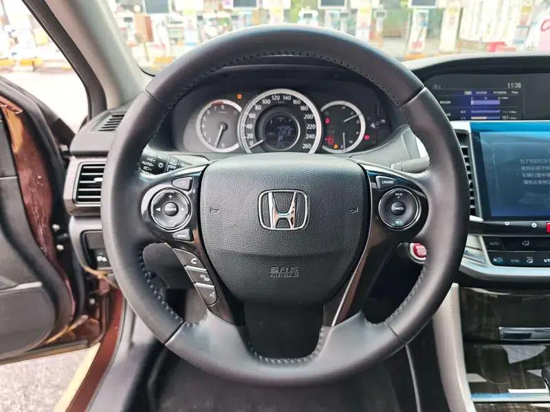 2015 Honda Accord 2.4L EX Luxury Edition — миниатюра 19