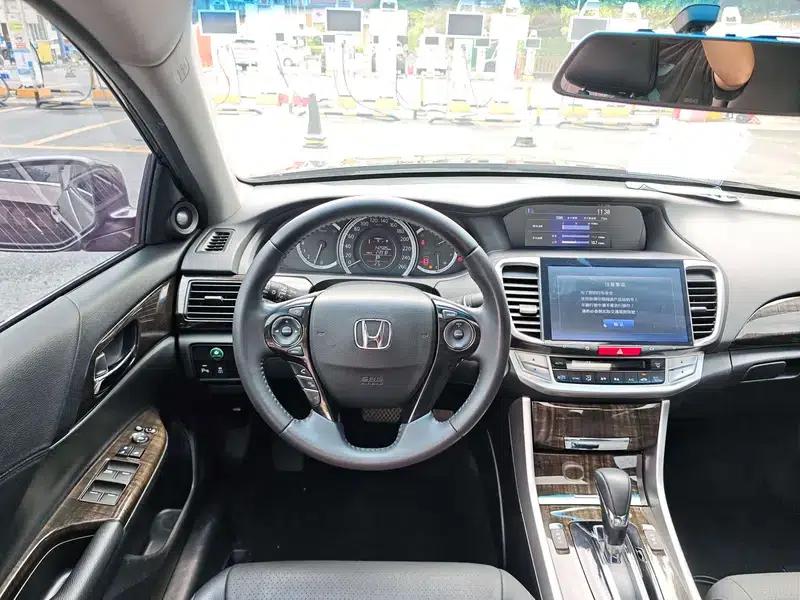 2015 Honda Accord 2.4L EX Luxury Edition — миниатюра 22
