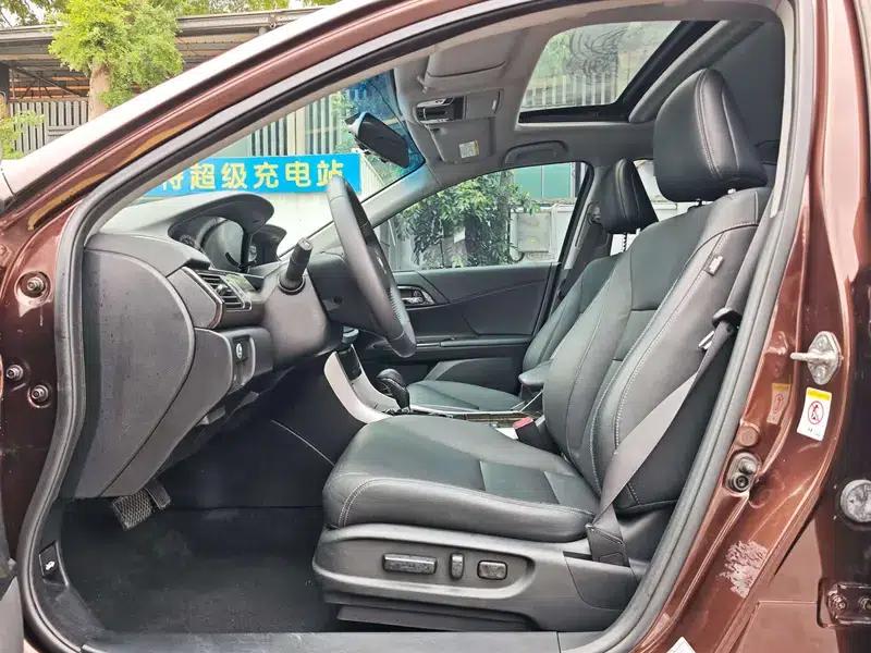 2015 Honda Accord 2.4L EX Luxury Edition — миниатюра 23