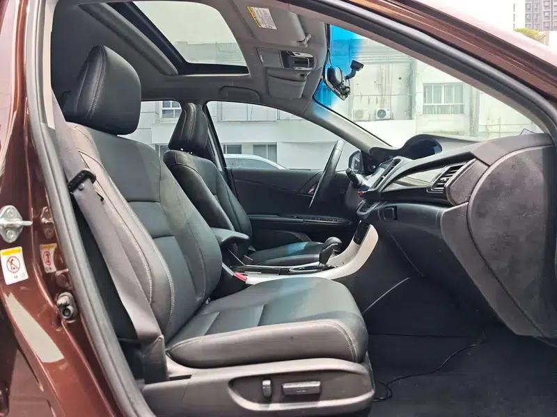 2015 Honda Accord 2.4L EX Luxury Edition — миниатюра 29