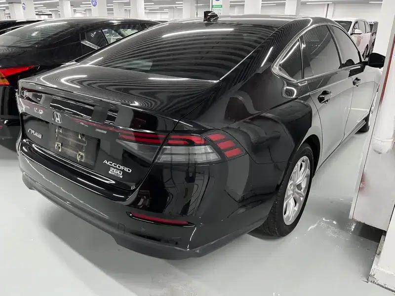 2024 Honda Accord 260TURBO Luxury Edition — миниатюра 6