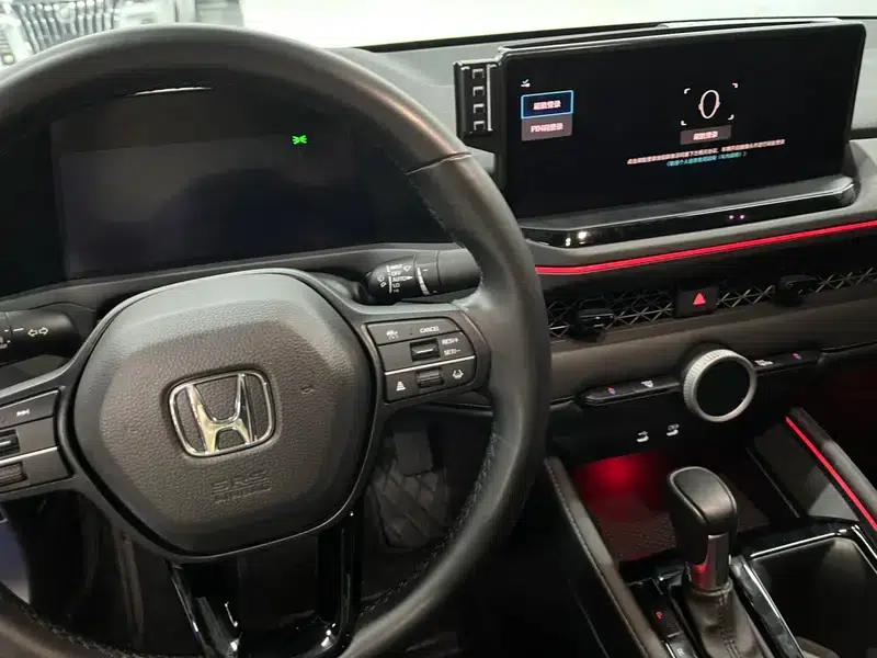 2024 Honda Accord 260TURBO Luxury Edition — миниатюра 7
