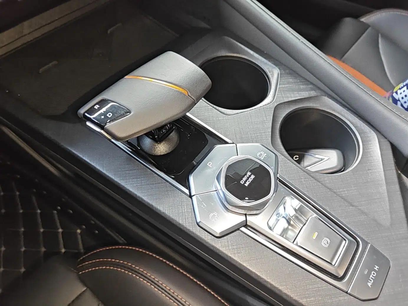 CHANGAN UNI-V 2024 1.5T Prestige Edition — миниатюра 21