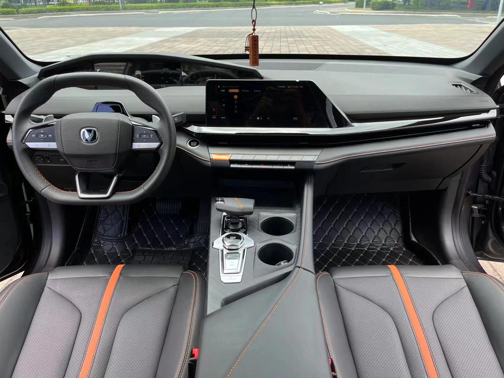 CHANGAN UNI-V 2024 1.5T Prestige Edition — миниатюра 28