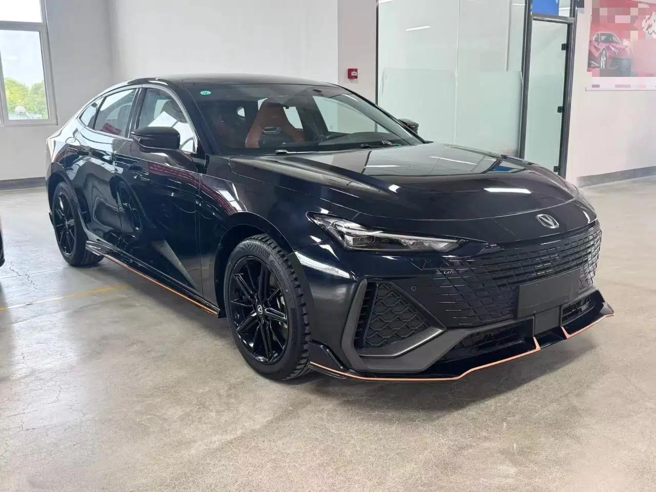 CHANGAN UNI-V 2023 2.0T Sport Edition — миниатюра 3
