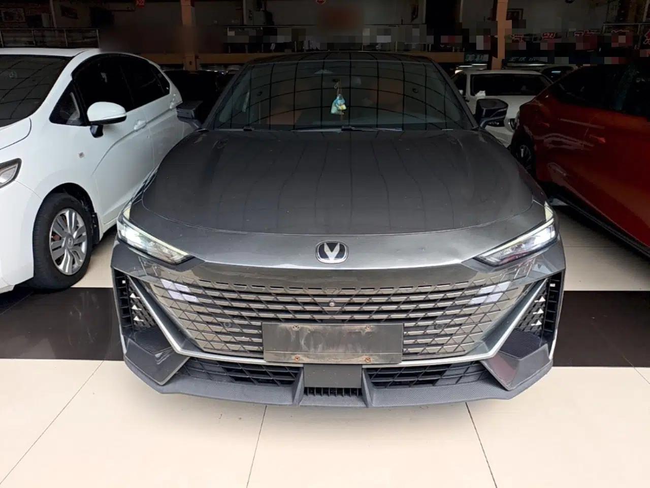 CHANGAN UNI-V 2022 1.5T Smart Navigation Version — миниатюра 2