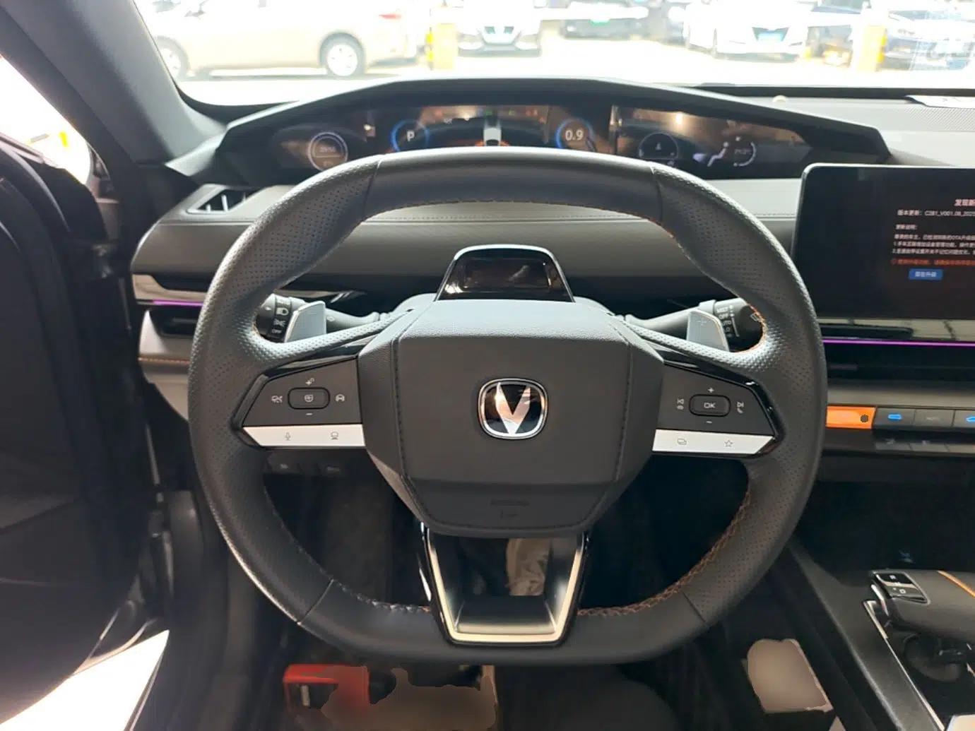 CHANGAN UNI-V 2022 1.5T Smart Navigation Version — миниатюра 18