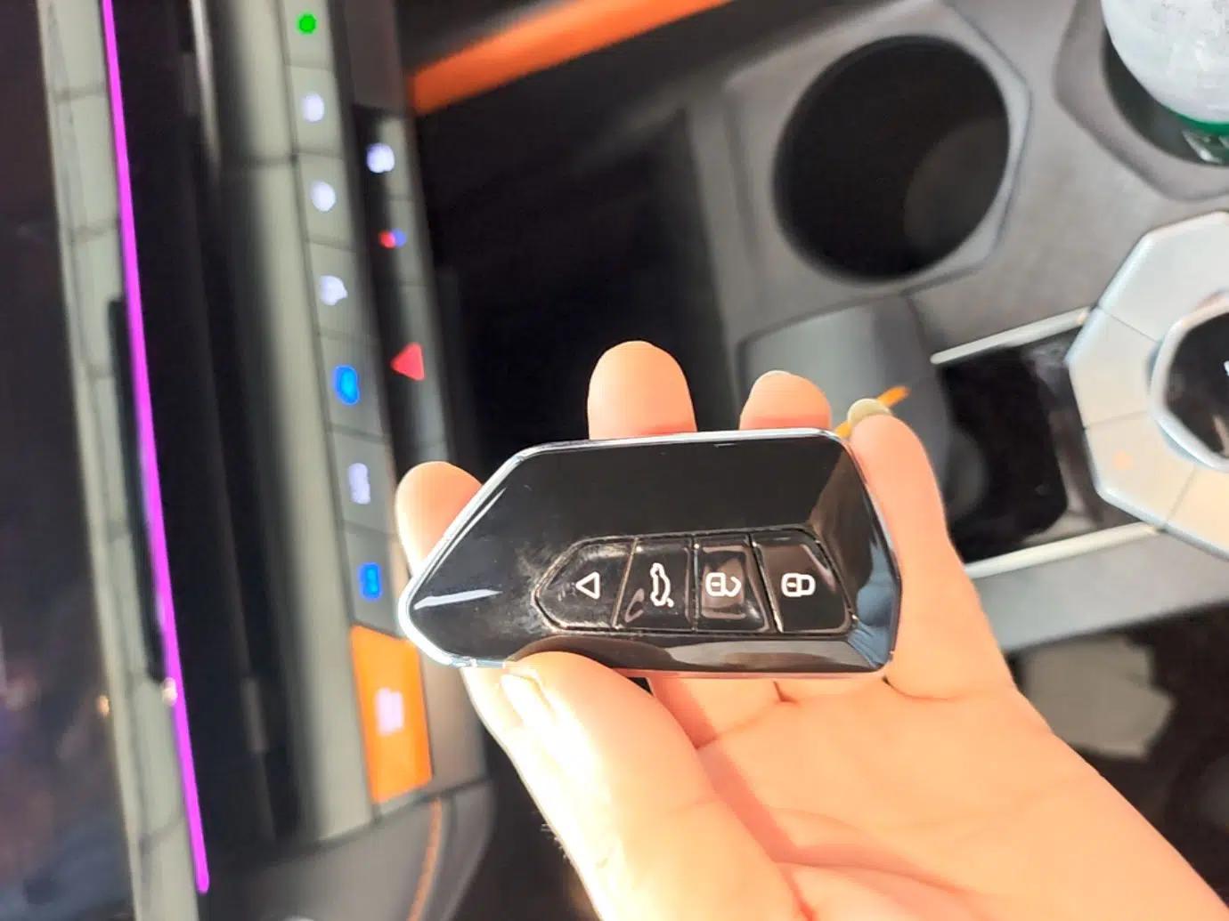 CHANGAN UNI-V 2022 1.5T Smart Navigation Version — миниатюра 28