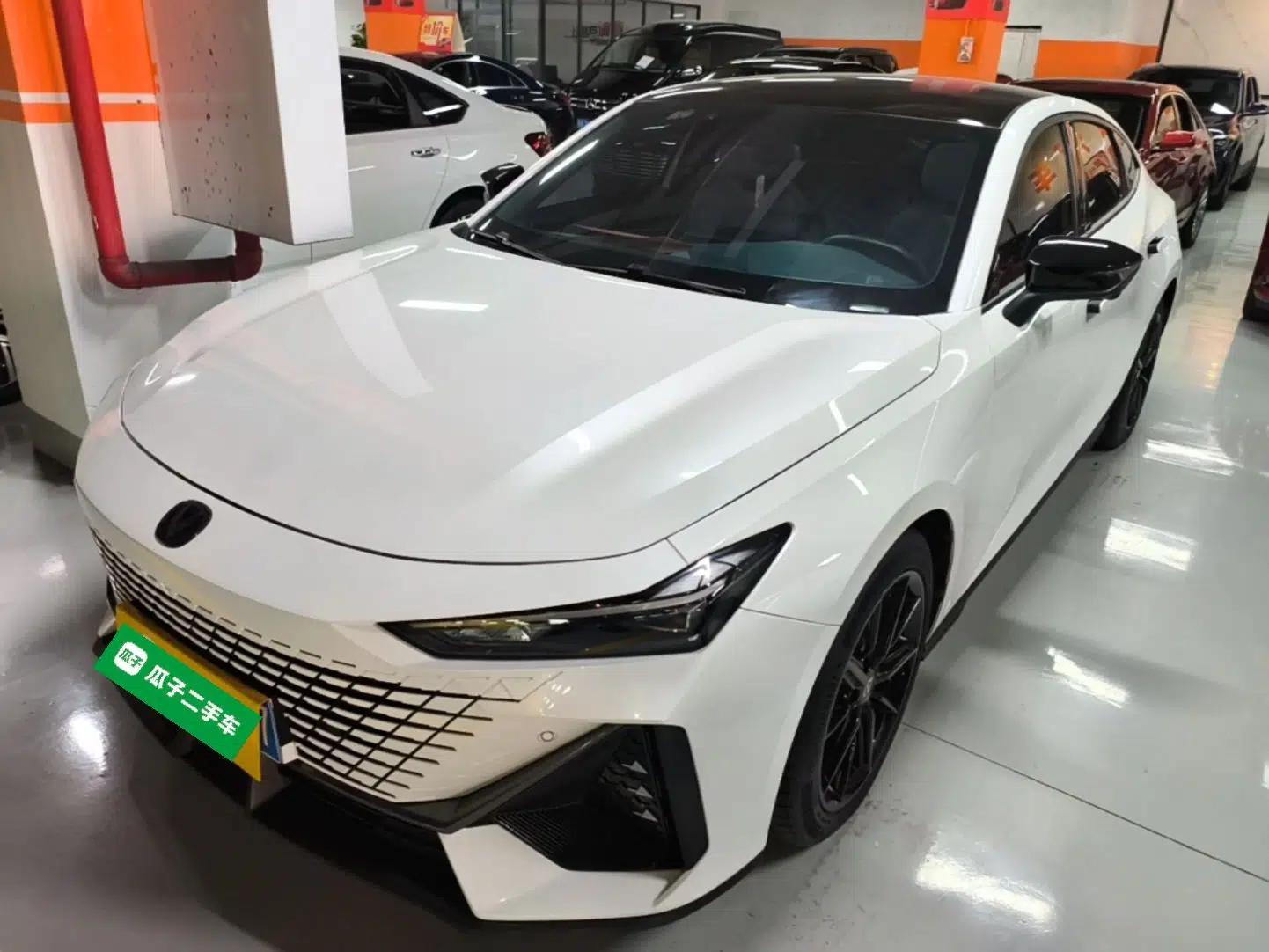 CHANGAN UNI-V 2022 1.5T Prestige Version — миниатюра 1