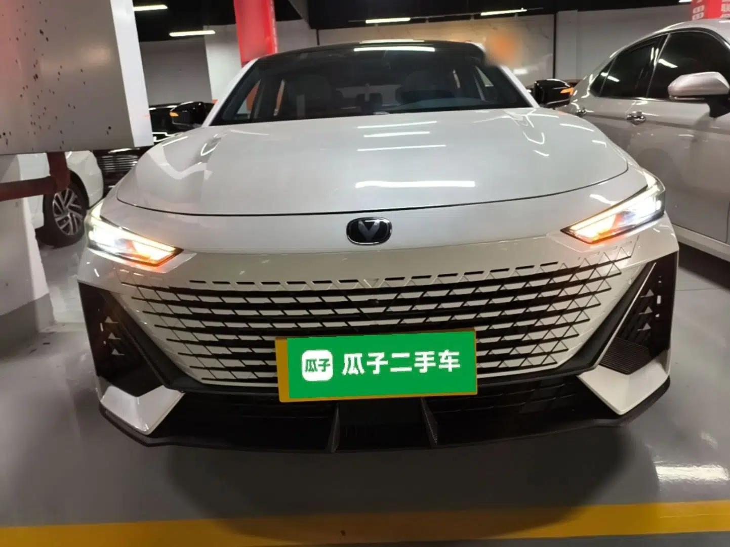 CHANGAN UNI-V 2022 1.5T Prestige Version — миниатюра 2