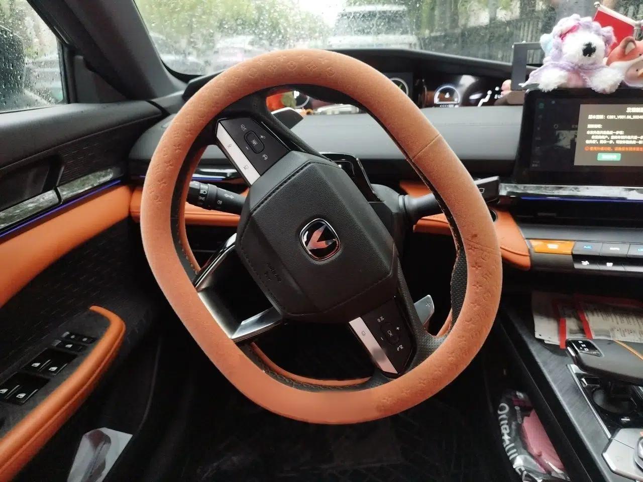 CHANGAN UNI-V 2023 1.5T Sport Edition — миниатюра 9