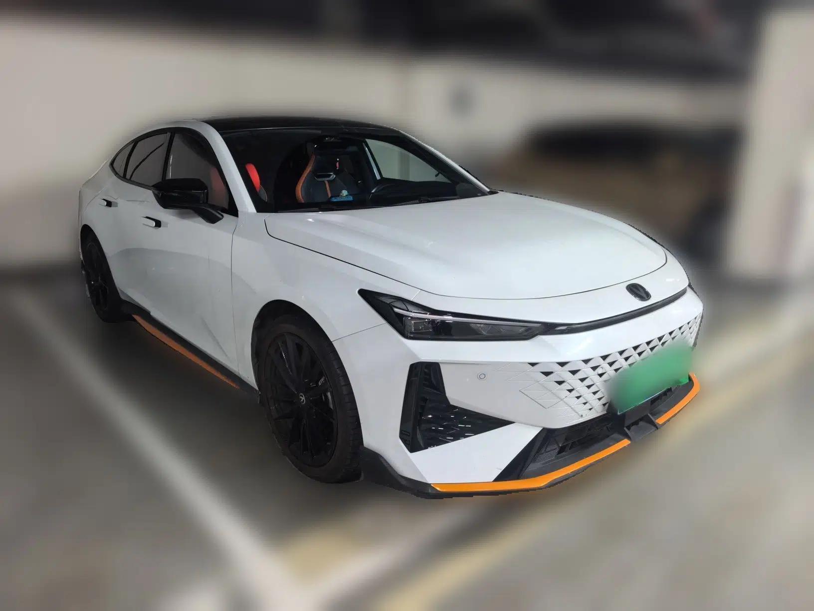 CHANGAN UNI-V 2024 1.5T Prestige Sport Edition — миниатюра 3