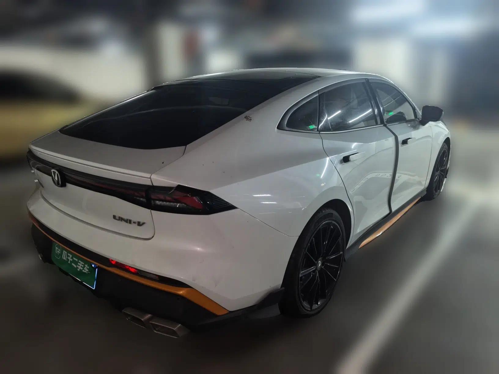 CHANGAN UNI-V 2024 1.5T Prestige Sport Edition — миниатюра 6