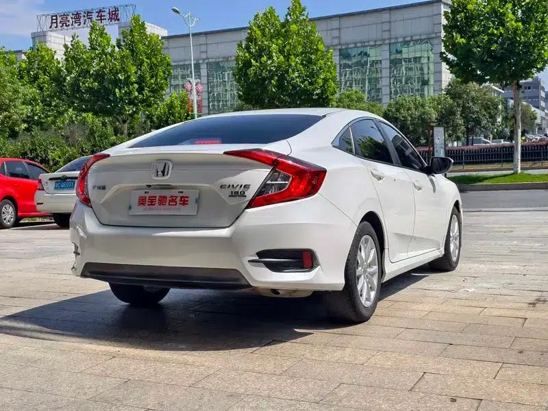 2016 Civic 180TURBO CVT Comfort Edition — миниатюра 6
