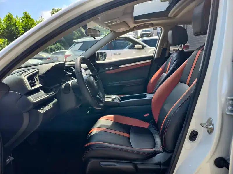 2016 Civic 180TURBO CVT Comfort Edition — миниатюра 10