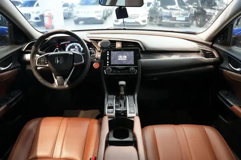 2016 Civic 220TURBO CVT Luxury Edition — миниатюра 11