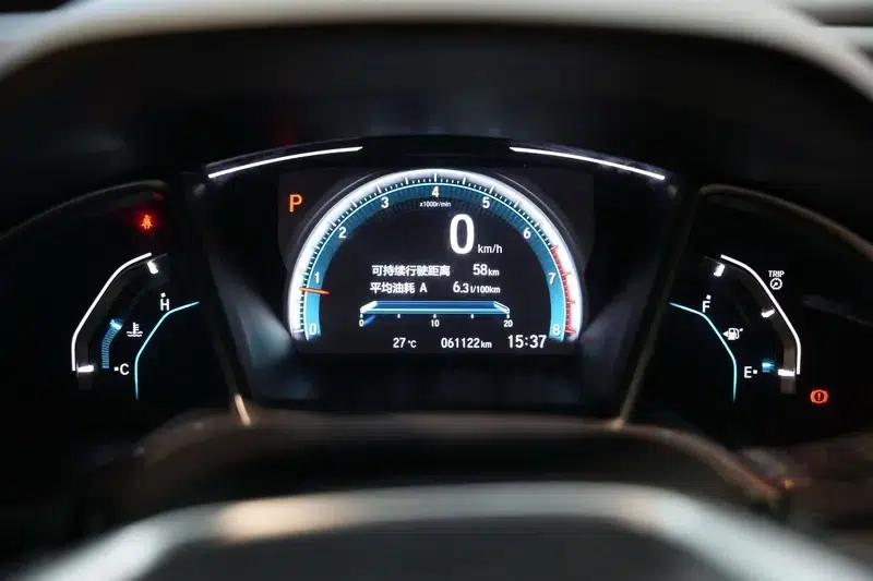 2016 Civic 220TURBO CVT Luxury Edition — миниатюра 12