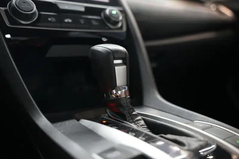 2016 Civic 220TURBO CVT Luxury Edition — миниатюра 17