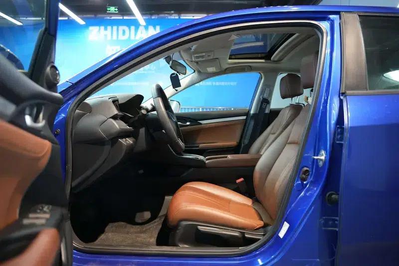 2016 Civic 220TURBO CVT Luxury Edition — миниатюра 18