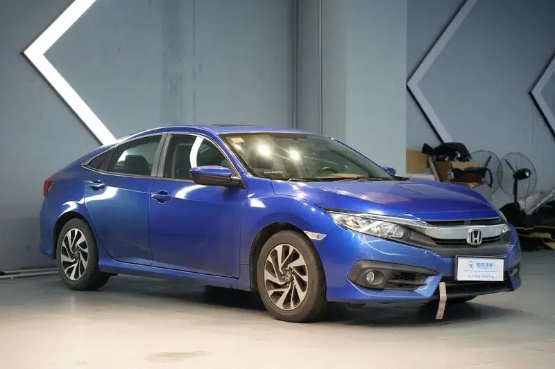 2016 Civic 220TURBO CVT Luxury Edition — миниатюра 3