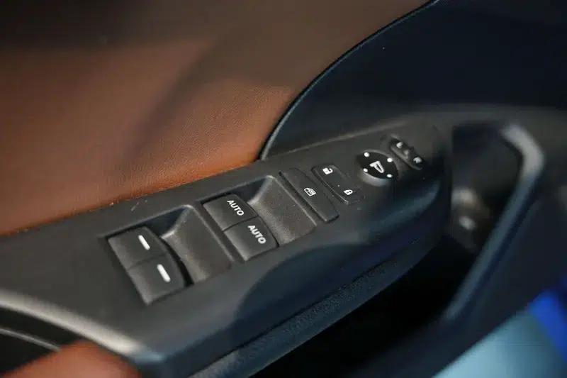 2016 Civic 220TURBO CVT Luxury Edition — миниатюра 21