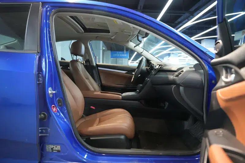 2016 Civic 220TURBO CVT Luxury Edition — миниатюра 23