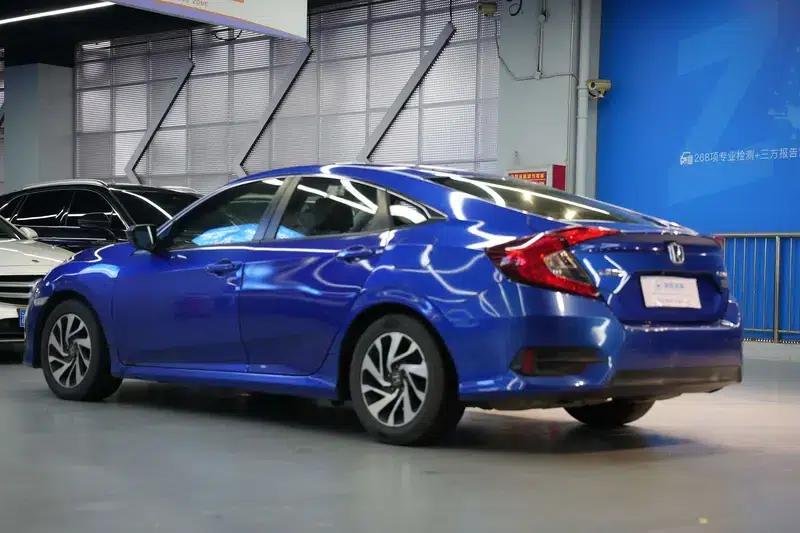 2016 Civic 220TURBO CVT Luxury Edition — миниатюра 4