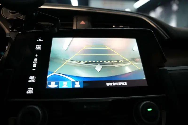 2016 Civic 220TURBO CVT Luxury Edition — миниатюра 10