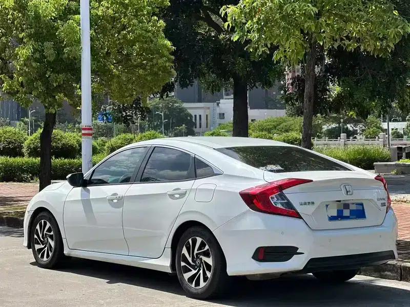 2016 Civic 220TURBO CVT Luxury Edition — миниатюра 3