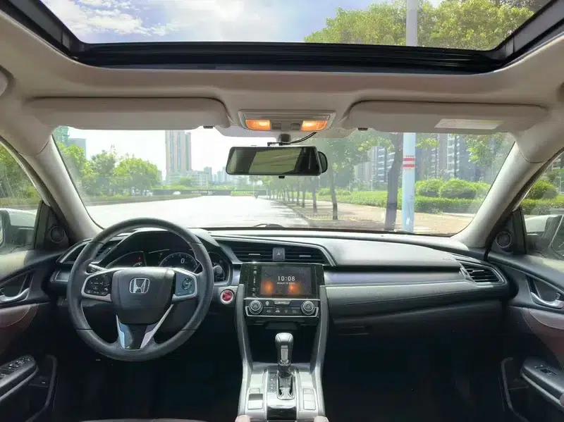 2016 Civic 220TURBO CVT Luxury Edition — миниатюра 6