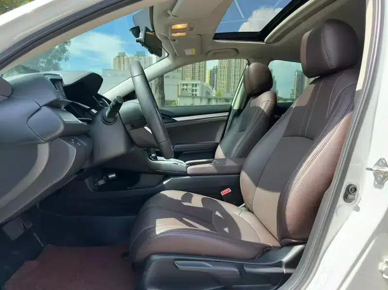 2016 Civic 220TURBO CVT Luxury Edition — миниатюра 8