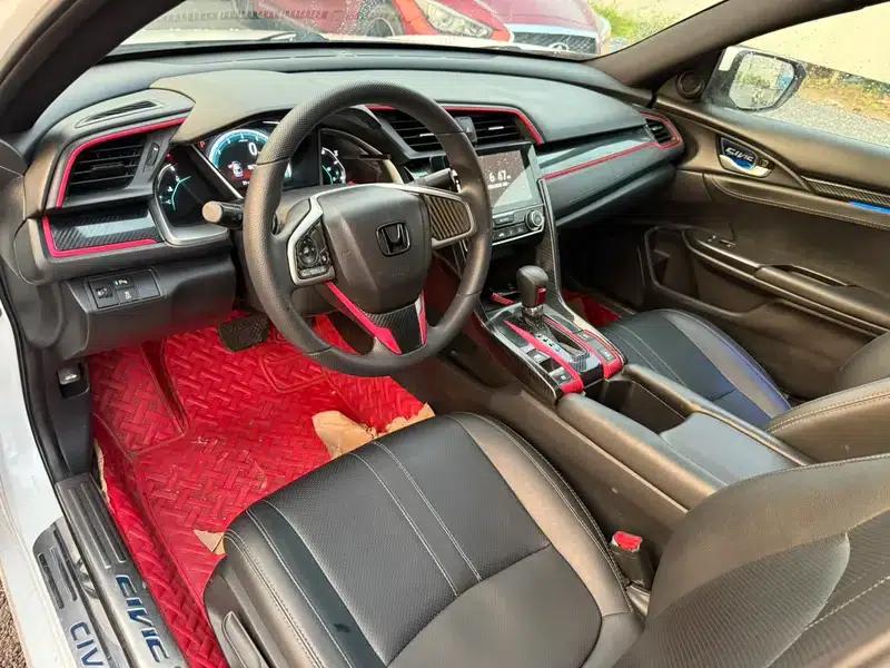 2016 Civic 220TURBO CVT Luxury Edition — миниатюра 16