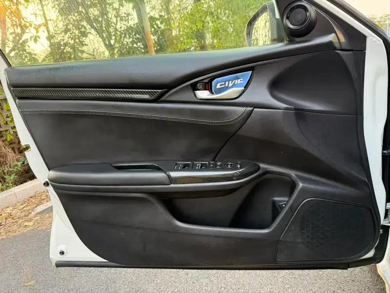 2016 Civic 220TURBO CVT Luxury Edition — миниатюра 8