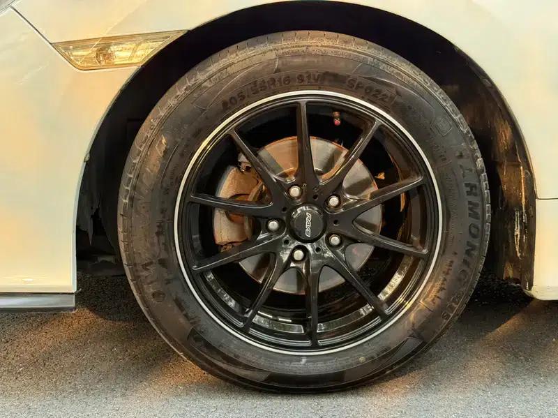 2016 Civic 220TURBO CVT Luxury Edition — миниатюра 9